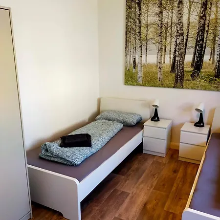 - Kurzzeitvermietungen Direkt Bei Den Leunawerken, 2-3 Schlafzimmer Appartement *