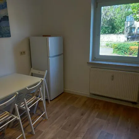 - Kurzzeitvermietungen Direkt Bei Den Leunawerken, 2-3 Schlafzimmer * Leuna
