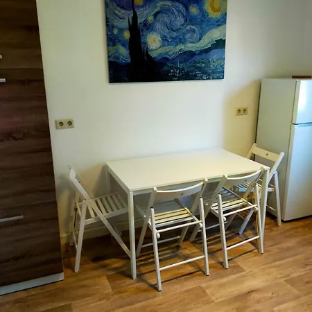 - Kurzzeitvermietungen Direkt Bei Den Leunawerken, 2-3 Schlafzimmer Leuna