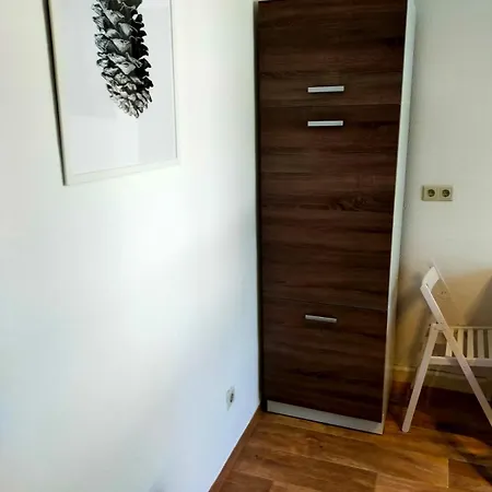 - Kurzzeitvermietungen Direkt Bei Den Leunawerken, 2-3 Schlafzimmer Апартаменты Leuna