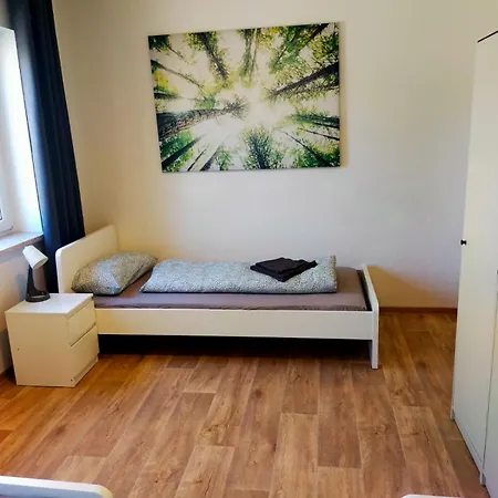 - Kurzzeitvermietungen Direkt Bei Den Leunawerken, 2-3 Schlafzimmer Апартаменты Leuna