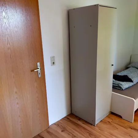 - Kurzzeitvermietungen Direkt Bei Den Leunawerken, 2-3 Schlafzimmer Appartement Leuna
