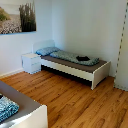 - Kurzzeitvermietungen Direkt Bei Den Leunawerken, 2-3 Schlafzimmer Апартаменты Leuna