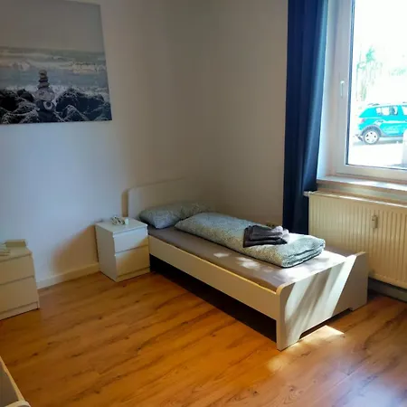 Appartement - Kurzzeitvermietungen Direkt Bei Den Leunawerken, 2-3 Schlafzimmer