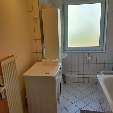 - Kurzzeitvermietungen Direkt Bei Den Leunawerken, 2-3 Schlafzimmer Апартаменты Leuna