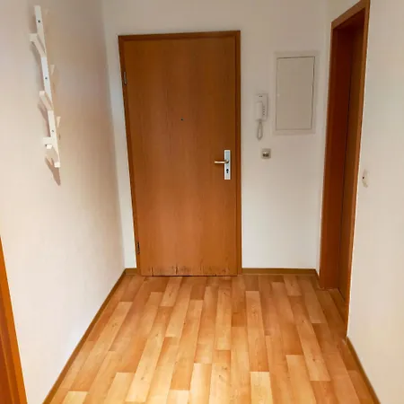 - Kurzzeitvermietungen Direkt Bei Den Leunawerken, 2-3 Schlafzimmer