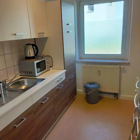 Апартаменты - Kurzzeitvermietungen Direkt Bei Den Leunawerken, 2-3 Schlafzimmer *