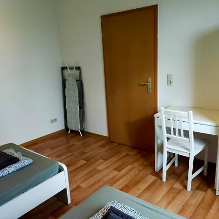- Kurzzeitvermietungen Direkt Bei Den Leunawerken, 2-3 Schlafzimmer