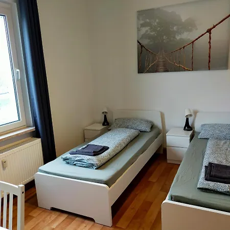 Апартаменты - Kurzzeitvermietungen Direkt Bei Den Leunawerken, 2-3 Schlafzimmer *