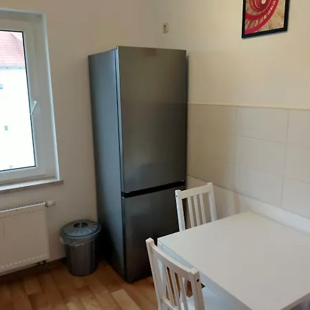 - Kurzzeitvermietungen Direkt Bei Den Leunawerken, 2-3 Schlafzimmer * Leuna
