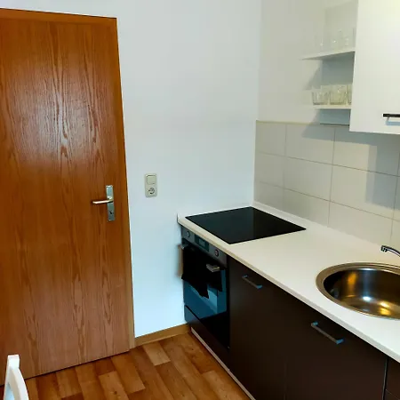 - Kurzzeitvermietungen Direkt Bei Den Leunawerken, 2-3 Schlafzimmer Апартаменты Leuna