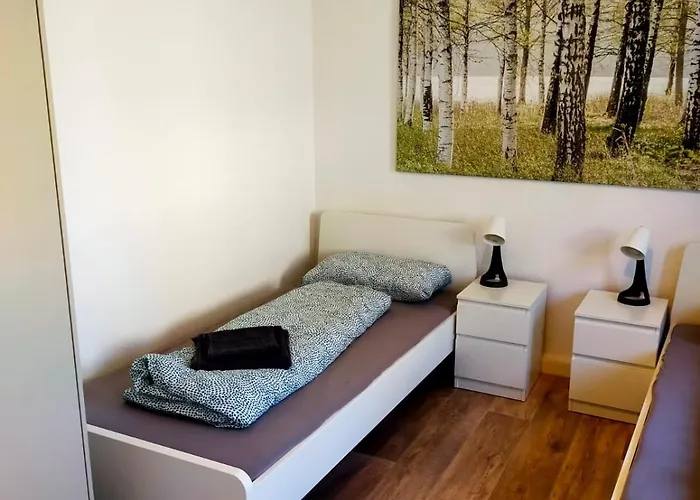 - Kurzzeitvermietungen Direkt Bei Den Leunawerken, 2-3 Schlafzimmer Apartman *