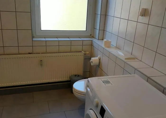 Apartman - Kurzzeitvermietungen Direkt Bei Den Leunawerken, 2-3 Schlafzimmer Leuna