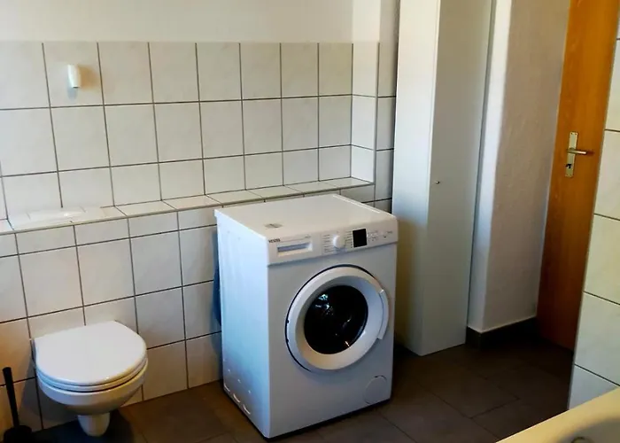 - Kurzzeitvermietungen Direkt Bei Den Leunawerken, 2-3 Schlafzimmer Apartman *