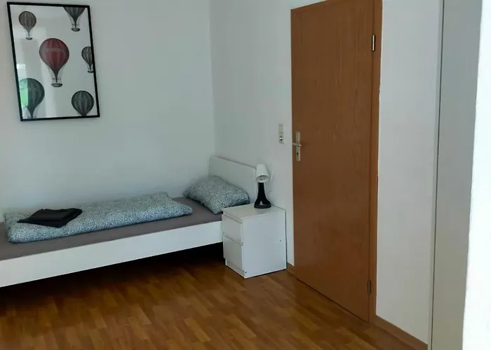 - Kurzzeitvermietungen Direkt Bei Den Leunawerken, 2-3 Schlafzimmer Apartman *