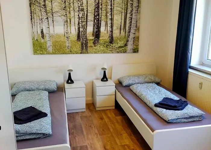 - Kurzzeitvermietungen Direkt Bei Den Leunawerken, 2-3 Schlafzimmer *