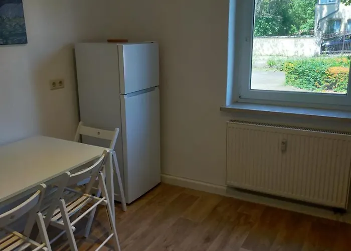 - Kurzzeitvermietungen Direkt Bei Den Leunawerken, 2-3 Schlafzimmer * Leuna