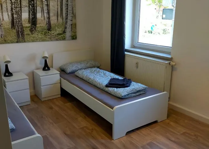 - Kurzzeitvermietungen Direkt Bei Den Leunawerken, 2-3 Schlafzimmer * Leuna