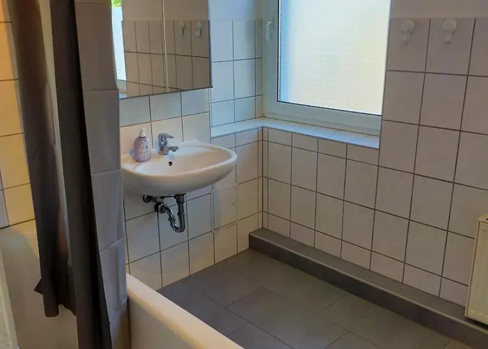 Apartman - Kurzzeitvermietungen Direkt Bei Den Leunawerken, 2-3 Schlafzimmer