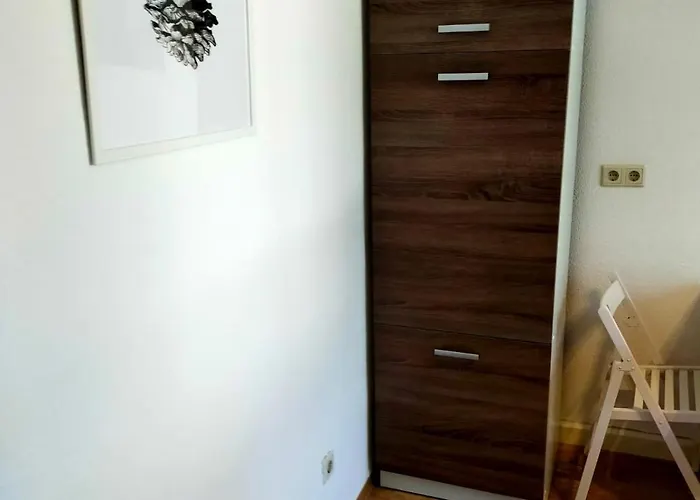 - Kurzzeitvermietungen Direkt Bei Den Leunawerken, 2-3 Schlafzimmer Apartman Leuna