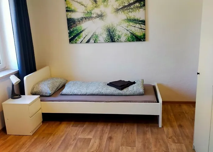 - Kurzzeitvermietungen Direkt Bei Den Leunawerken, 2-3 Schlafzimmer Apartman Leuna