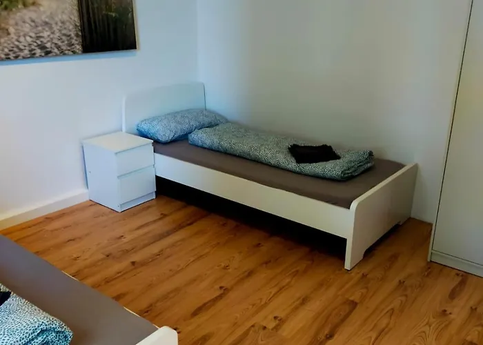 - Kurzzeitvermietungen Direkt Bei Den Leunawerken, 2-3 Schlafzimmer Apartman Leuna