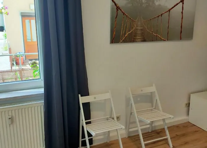 - Kurzzeitvermietungen Direkt Bei Den Leunawerken, 2-3 Schlafzimmer Apartman Leuna