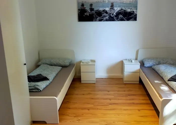 - Kurzzeitvermietungen Direkt Bei Den Leunawerken, 2-3 Schlafzimmer Apartman *