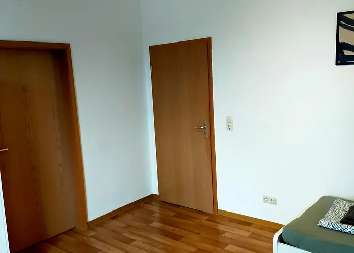 - Kurzzeitvermietungen Direkt Bei Den Leunawerken, 2-3 Schlafzimmer * Leuna