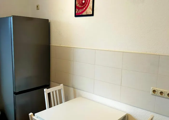 - Kurzzeitvermietungen Direkt Bei Den Leunawerken, 2-3 Schlafzimmer