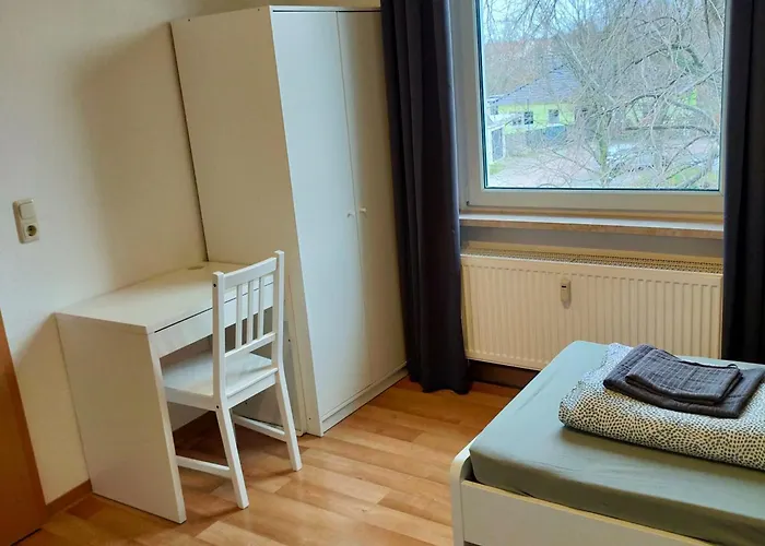 - Kurzzeitvermietungen Direkt Bei Den Leunawerken, 2-3 Schlafzimmer * Leuna