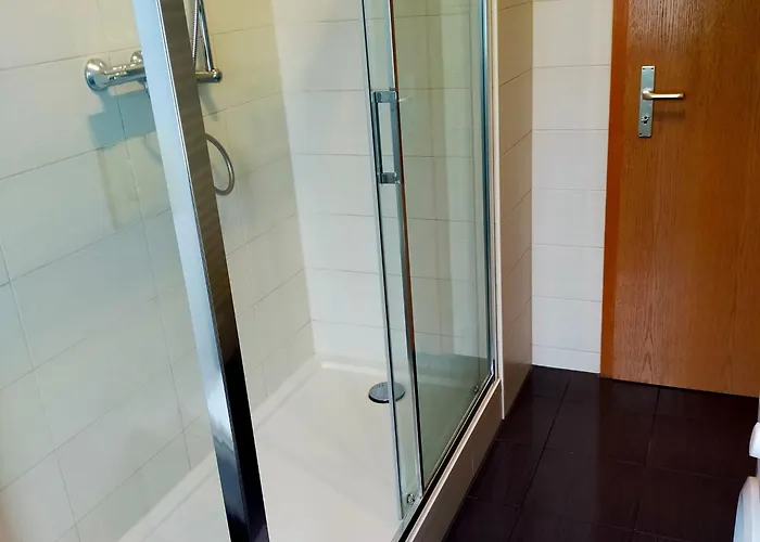 Apartman - Kurzzeitvermietungen Direkt Bei Den Leunawerken, 2-3 Schlafzimmer