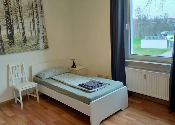 Apartman - Kurzzeitvermietungen Direkt Bei Den Leunawerken, 2-3 Schlafzimmer *