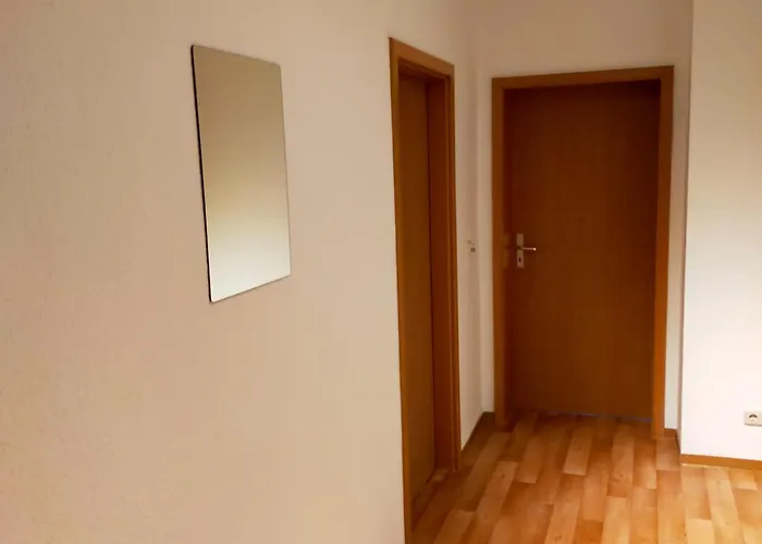- Kurzzeitvermietungen Direkt Bei Den Leunawerken, 2-3 Schlafzimmer Apartman Leuna