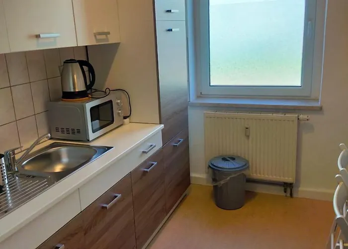 Apartman - Kurzzeitvermietungen Direkt Bei Den Leunawerken, 2-3 Schlafzimmer *