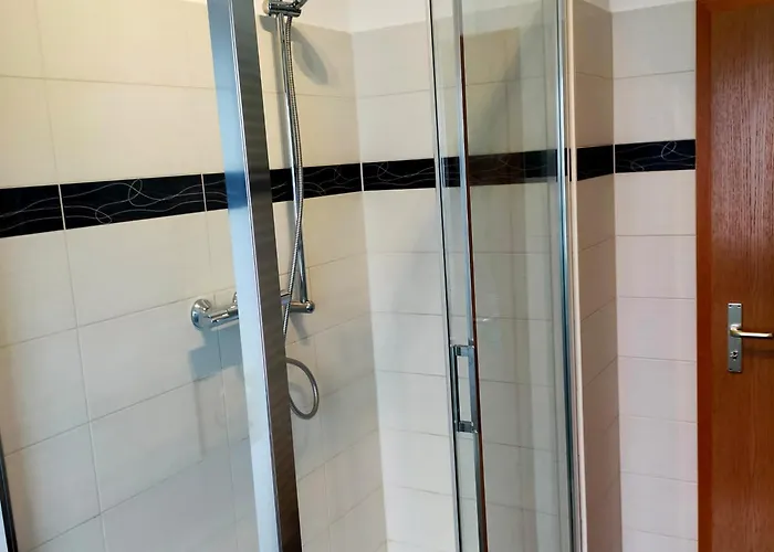 Apartman - Kurzzeitvermietungen Direkt Bei Den Leunawerken, 2-3 Schlafzimmer