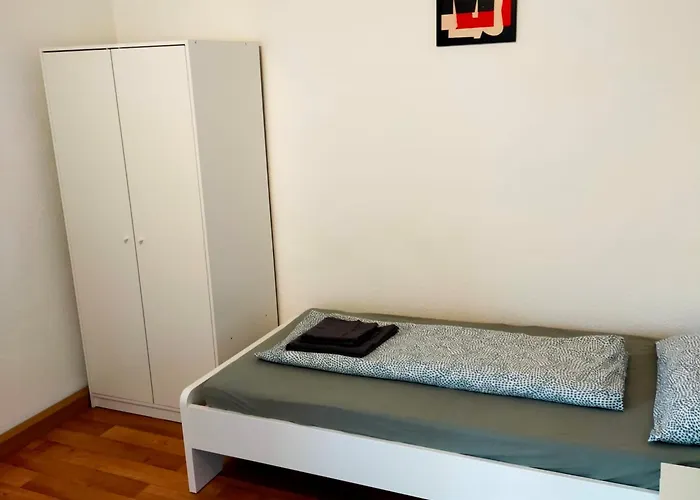 Apartman - Kurzzeitvermietungen Direkt Bei Den Leunawerken, 2-3 Schlafzimmer