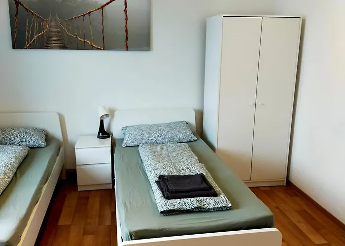 Apartman - Kurzzeitvermietungen Direkt Bei Den Leunawerken, 2-3 Schlafzimmer *